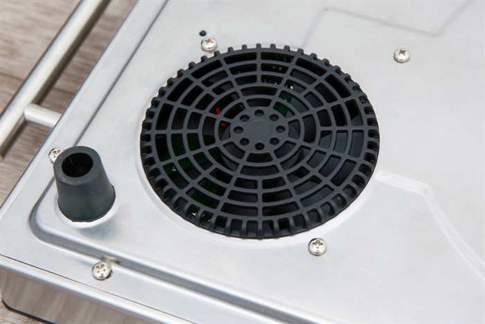 Bếp hồng ngoại Iruka I-77 Màu Đen