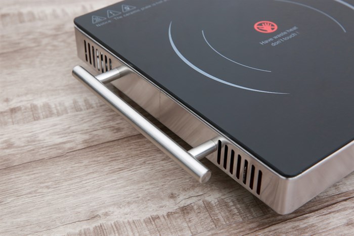 Bếp hồng ngoại Iruka I-77 Màu Đen