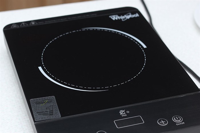 Bếp hồng ngoại Whirlpool ACT203/BLV Màu Đen