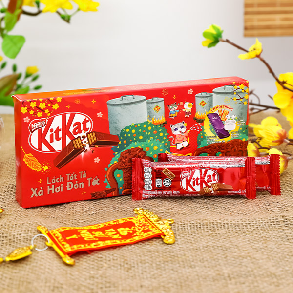 Bánh xốp phủ socola sữa KitKat hộp 102g