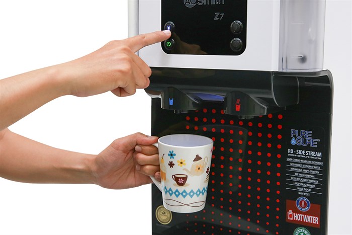 Máy lọc nước RO có nước nóng AOSmith Z7 5 lõi Màu Trắng - Đen