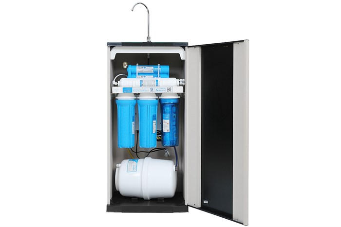 Máy lọc nước RO nước mặn, nước lợ Karofi KBW-100 10 lõi Màu Đen