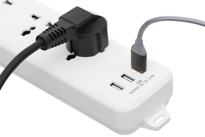 Ổ cắm điện DMAX 3 lỗ 3 USB 3m YH-U614 Màu Trắng