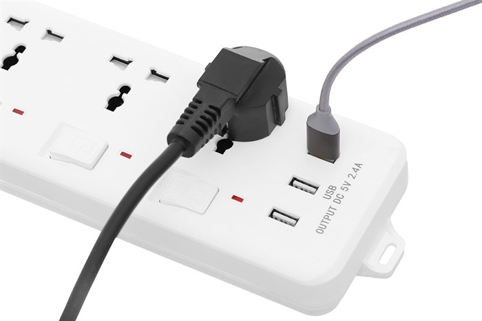 Ổ cắm điện DMAX 3 lỗ 3 USB 5m YH-U633 Màu Trắng