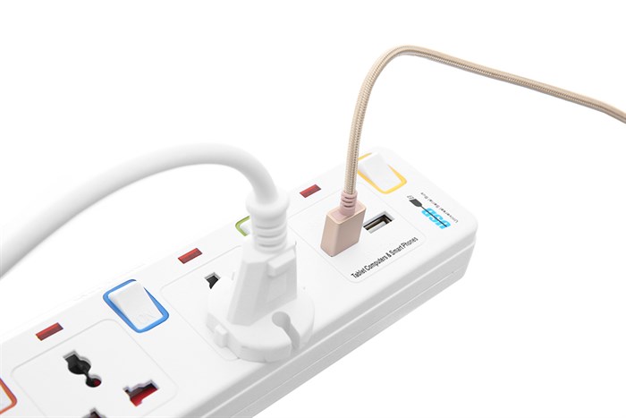 Ổ cắm điện Sunhouse 3 lỗ 2 USB 2.5m SHE-OC2-3RU Màu Trắng