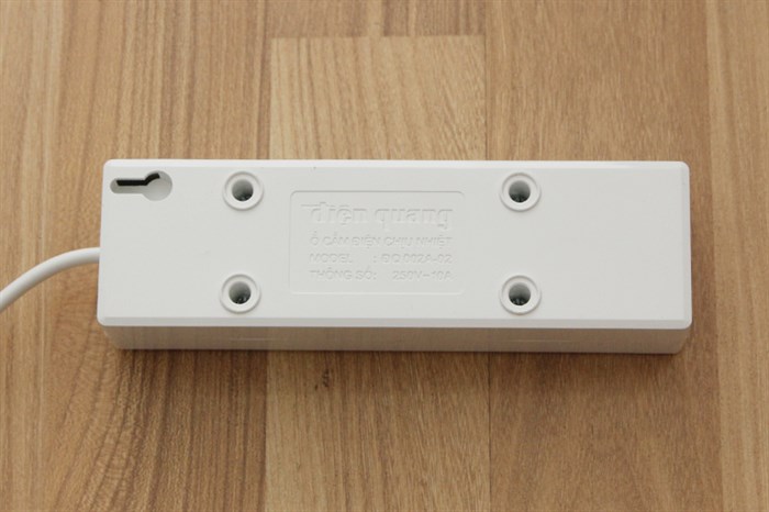 Ổ cắm điện Điện Quang 3 lỗ 2m 002A-02 Màu Trắng