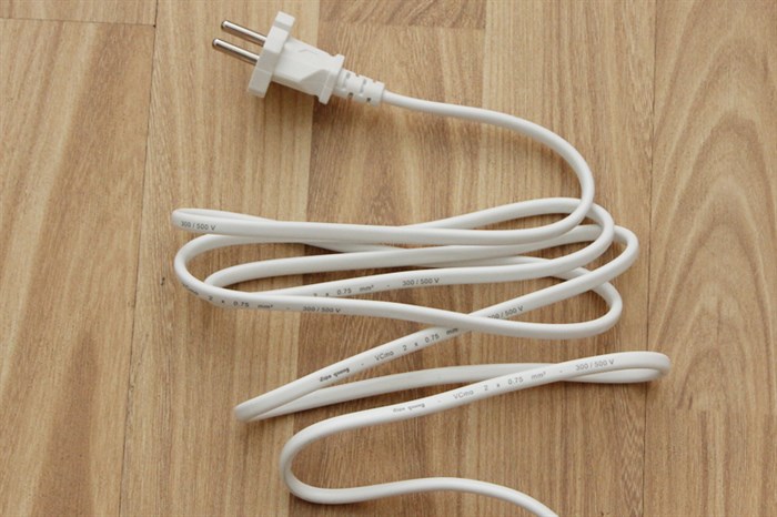 Ổ cắm điện Điện Quang 3 lỗ 2m 002A-02 Màu Trắng