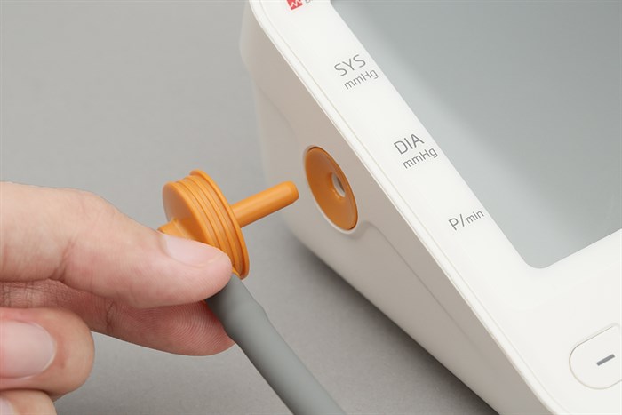 Máy đo huyết áp bắp tay điện tử Yuwell YE650A Màu Trắng