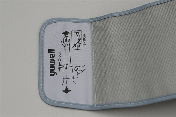 Máy đo huyết áp bắp tay điện tử Yuwell YE650A Màu Trắng