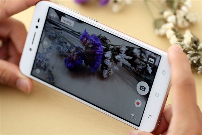 Điện thoại Asus Zenfone Live ZB501KL