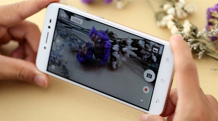 Điện thoại Asus Zenfone Live ZB501KL