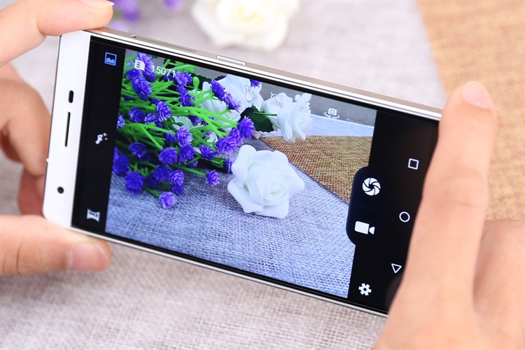 Điện thoại Mobell Nova F7 Pro