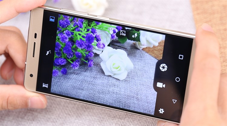 Điện thoại Mobell Nova F7 Pro