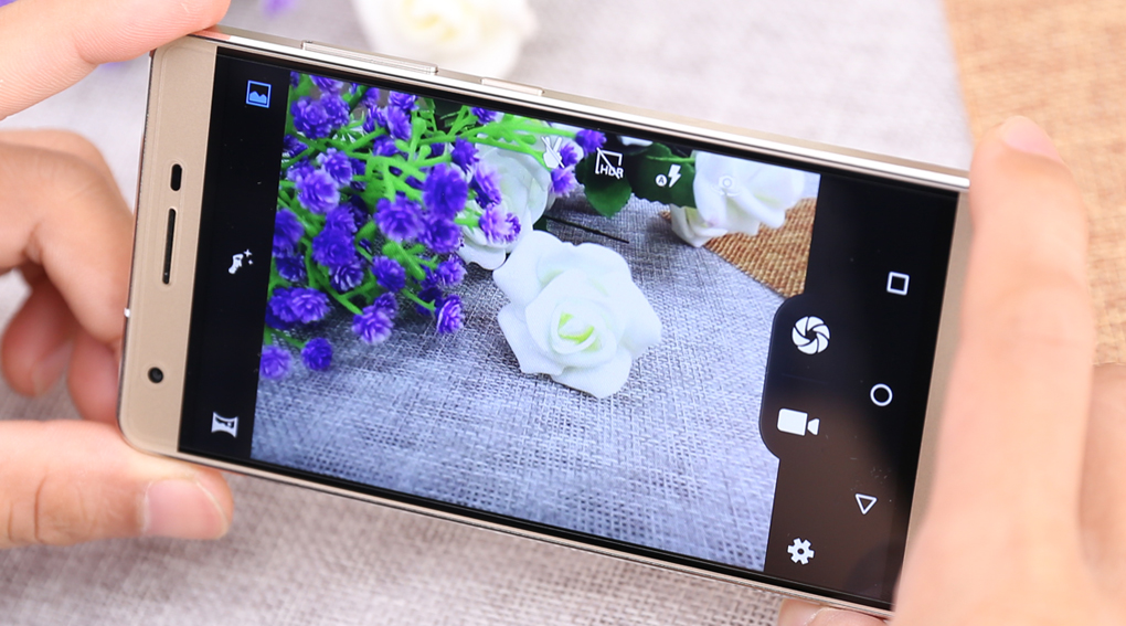 Điện thoại Mobell Nova F7 Pro
