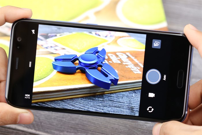 Điện thoại HTC U11