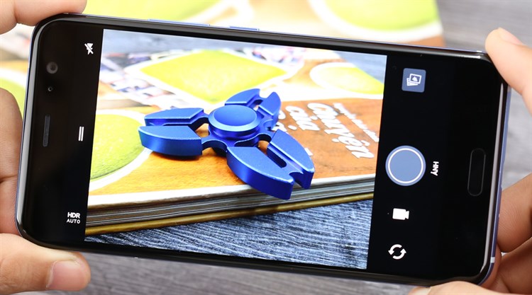 Điện thoại HTC U11