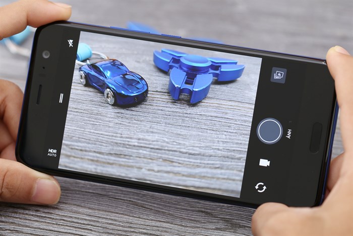 Điện thoại HTC U11