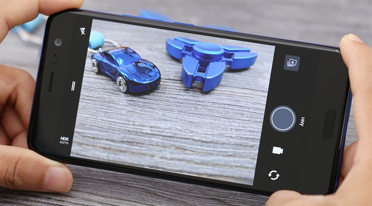 Điện thoại HTC U11