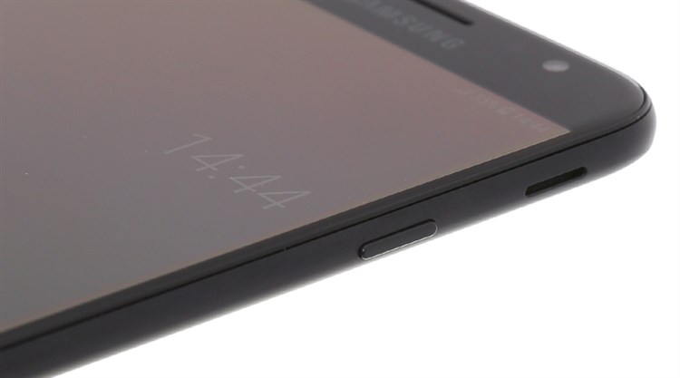 Điện thoại Samsung Galaxy J7 Pro