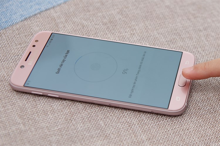 Điện thoại Samsung Galaxy J7 Pro