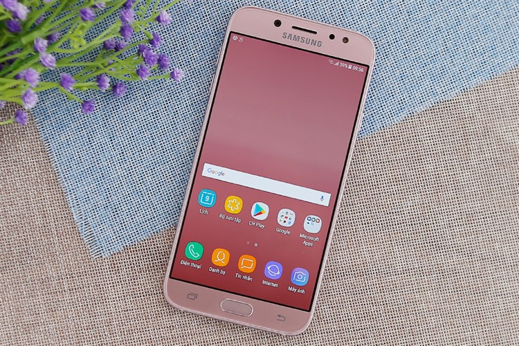 Điện thoại Samsung Galaxy J7 Pro
