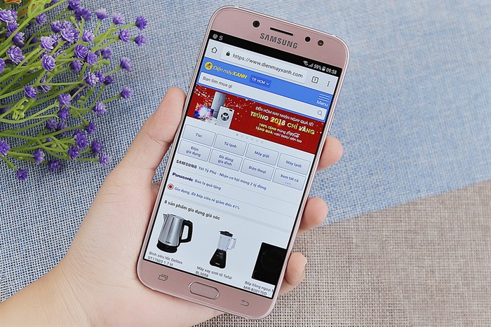 Điện thoại Samsung Galaxy J7 Pro