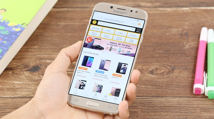 Điện thoại Samsung Galaxy J7 Pro