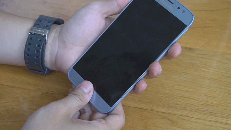 vân tay trên điện thoại Samsung Galaxy J7 Pro