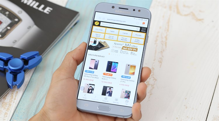 Điện thoại Samsung Galaxy J7 Pro