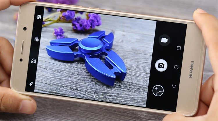 Điện thoại Huawei Y7 Prime