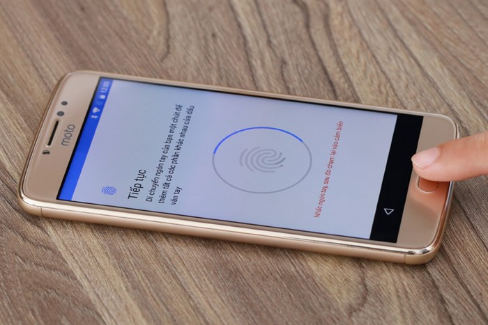 Điện thoại Motorola Moto E4 Plus