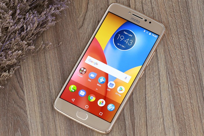 Điện thoại Motorola Moto E4 Plus