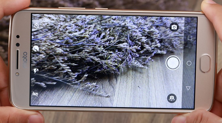 Điện thoại Motorola Moto E4 Plus