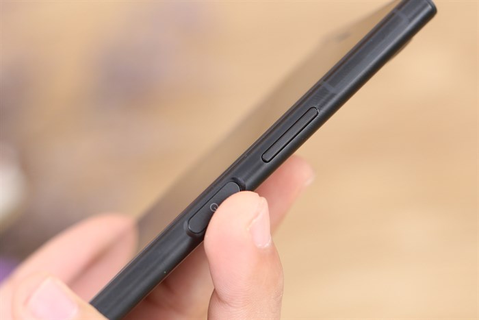 Điện thoại Sony Xperia XZ1 Màu Đen