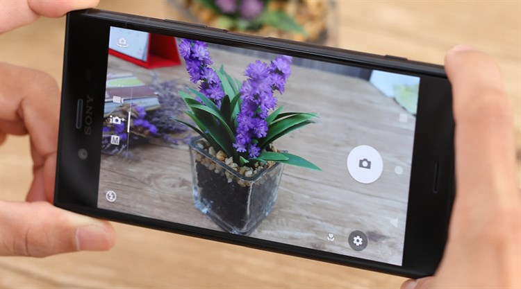 Điện thoại Sony Xperia XZ1 Màu Đen