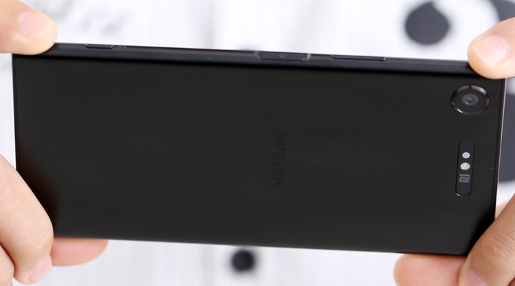 Điện thoại Sony Xperia XZ1 Màu Đen
