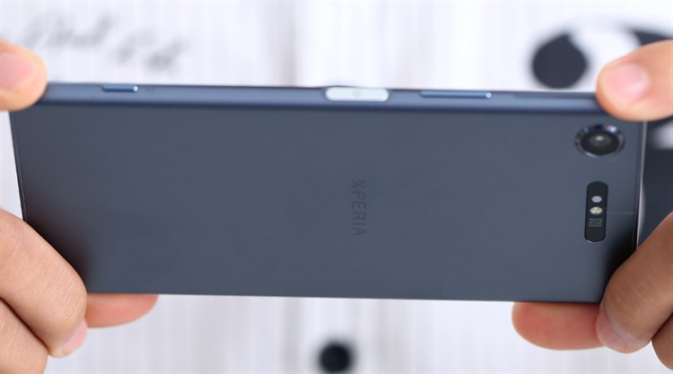 Điện thoại Sony Xperia XZ1 Màu Xanh Dương