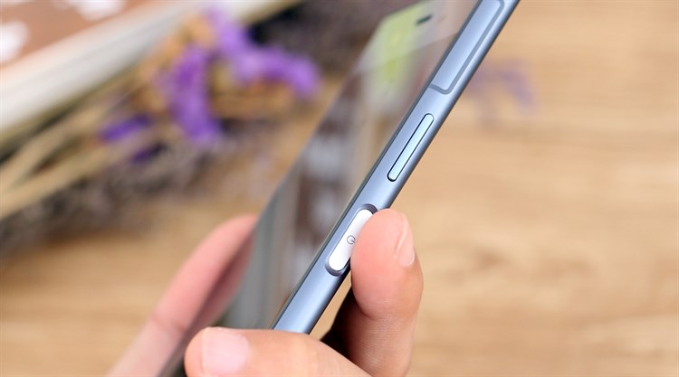 Điện thoại Sony Xperia XZ1 Màu Xanh Dương