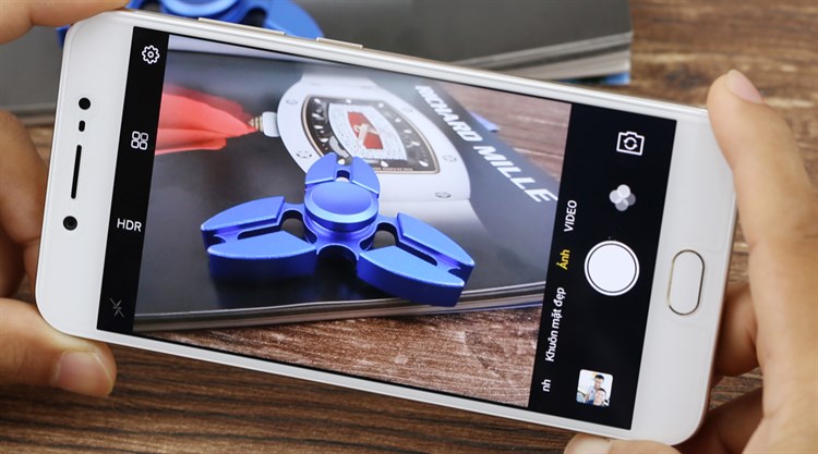 Điện thoại Vivo V5s Màu Vàng đồng