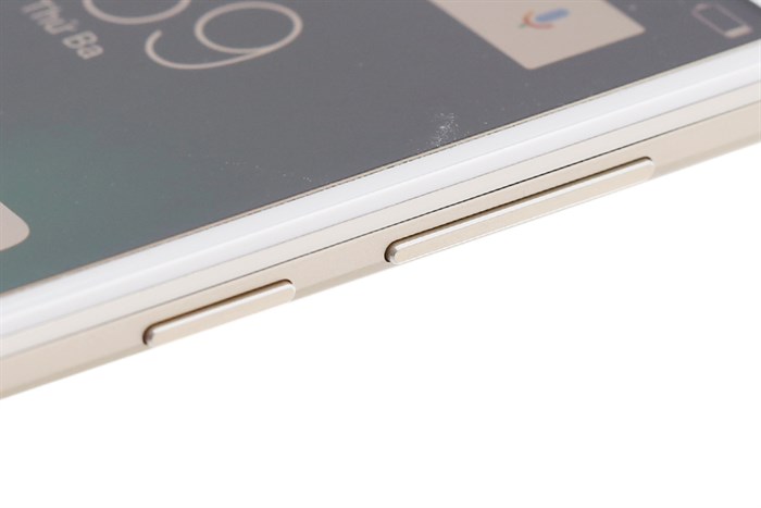 Điện thoại Vivo V5s Màu Vàng đồng