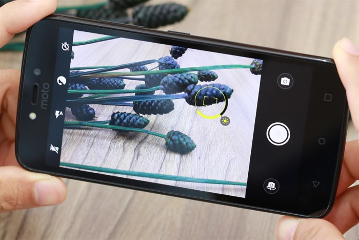 Điện thoại Motorola Moto C Plus