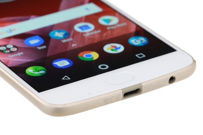 Điện thoại Motorola Moto Z2 Play