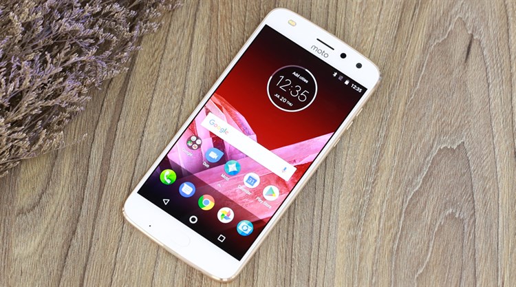 Điện thoại Motorola Moto Z2 Play