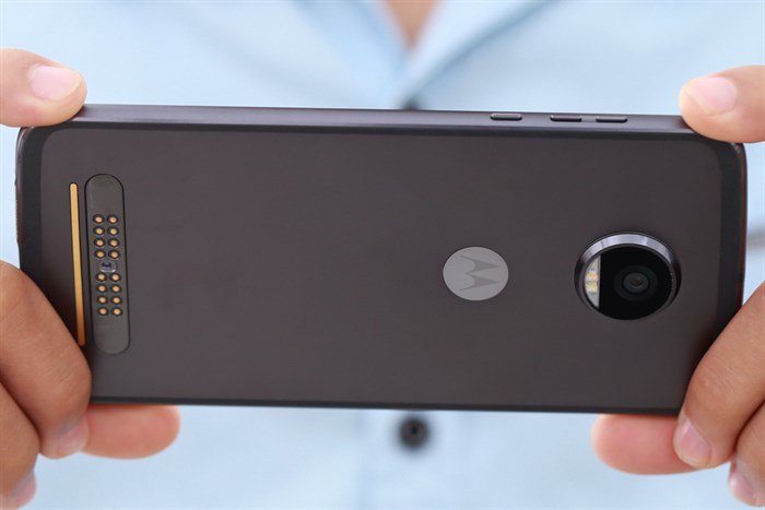 Điện thoại Motorola Moto Z2 Play