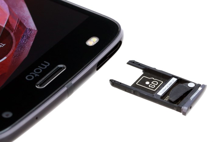 Điện thoại Motorola Moto Z2 Play