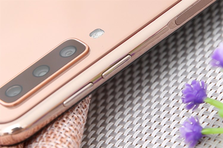 Điện thoại Samsung Galaxy A7 (2018)