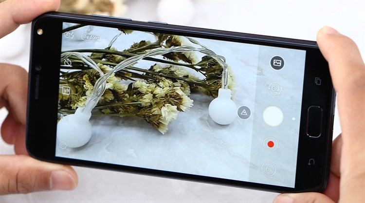 Điện thoại Asus Zenfone 4 Max Pro ZC554KL