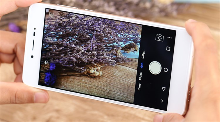 Điện thoại Mobiistar Lai Zumbo S (2017) Màu Vàng đồng