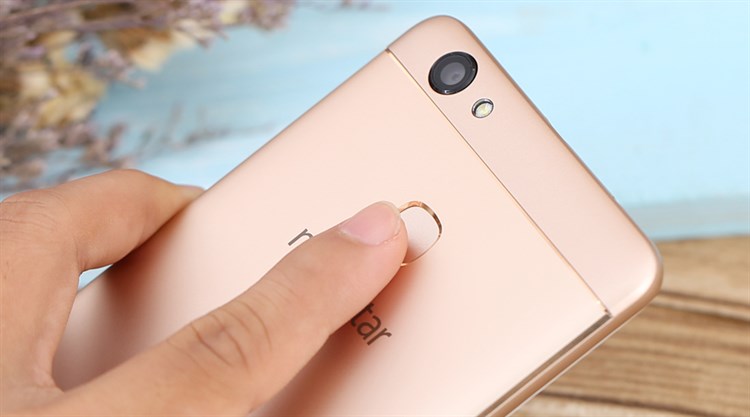 Điện thoại Mobiistar Lai Zumbo S (2017) Màu Vàng đồng