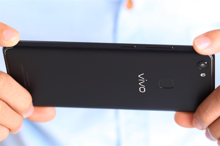 Điện thoại Vivo V7+ Màu Đen